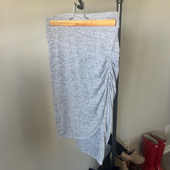 Grey wilred skirt - Picture 1 of 3